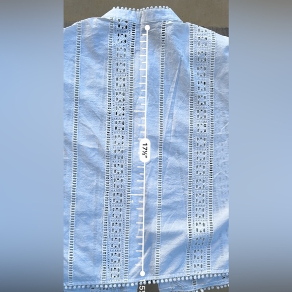 Zara White Eyelet Women's Top size Small - Picture 10 of 10